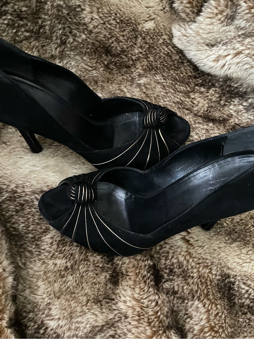 Gucci Black Suede Heels with Gold Stripes & Accent Knot - Picture 6 of 10